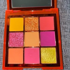 Huida Beauty Neon Orange Obsessions palette